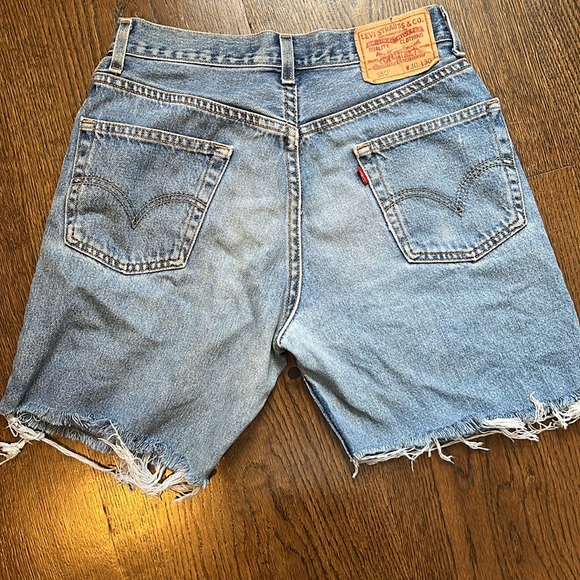 Levi cut off shorts - Picture 2 of 4